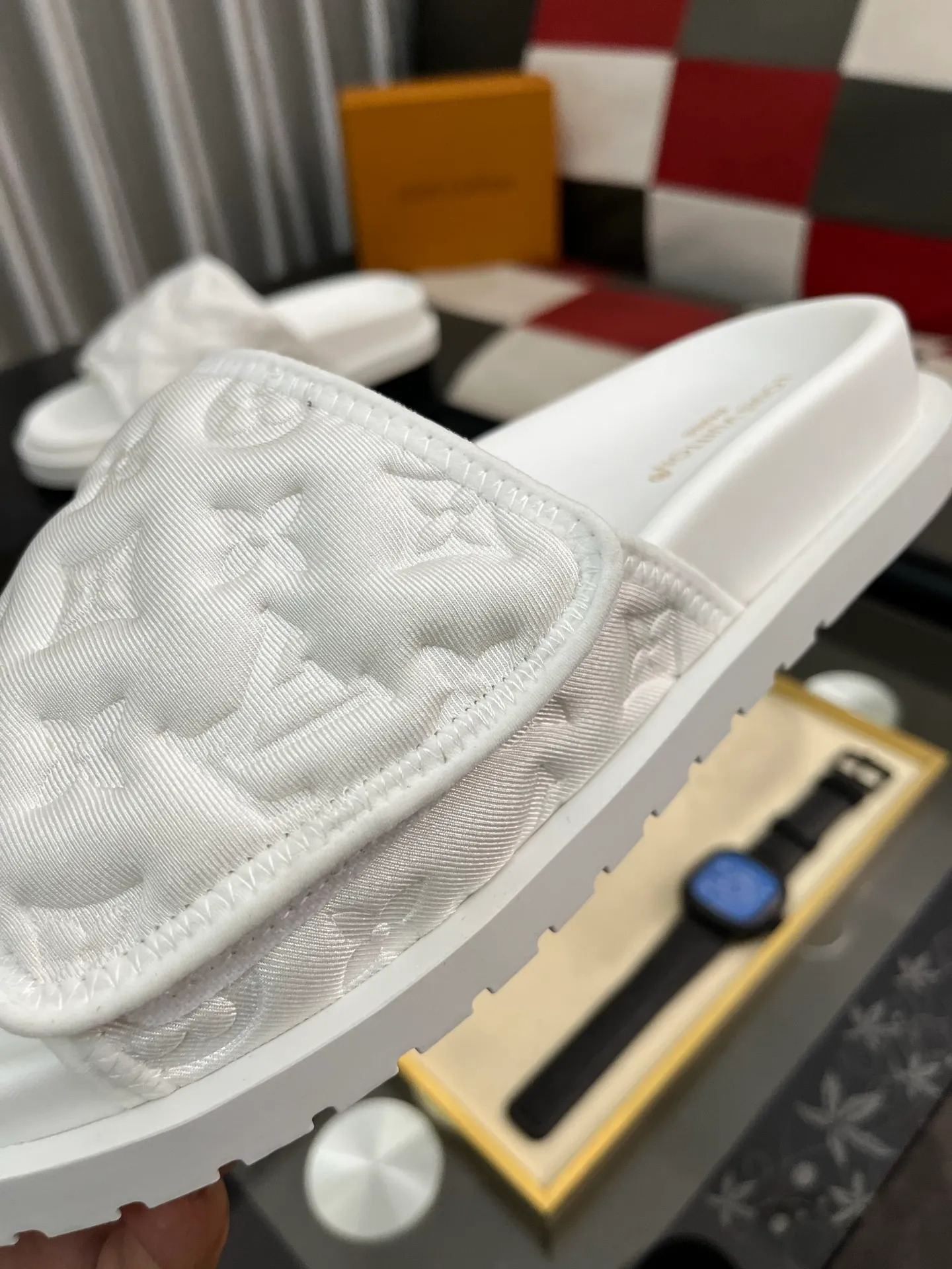 Men's men's shoes💰320⌚️⌚️[Louis Vuitton LV slippers] (high-end cowhide) counter 1:1 fashion style summer must-have! The designer used LV’s iconic outsole. The original simple slippers instantly become fashionable! The upper is made of flexible special cowhide leather straps alternately, and the workmanship is exquisite! A must-have for stylish men in summer, size 38-44
